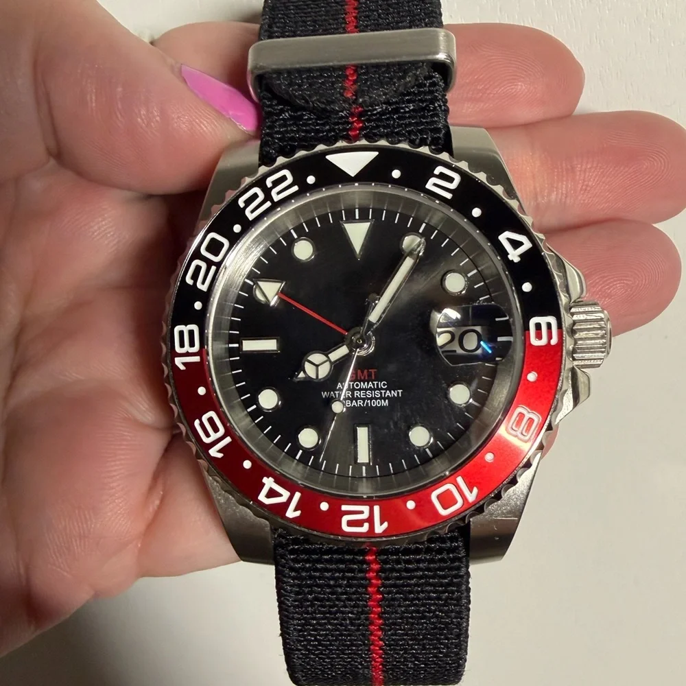 Black and Red GMT Dive Watch - Picture 2 of 4